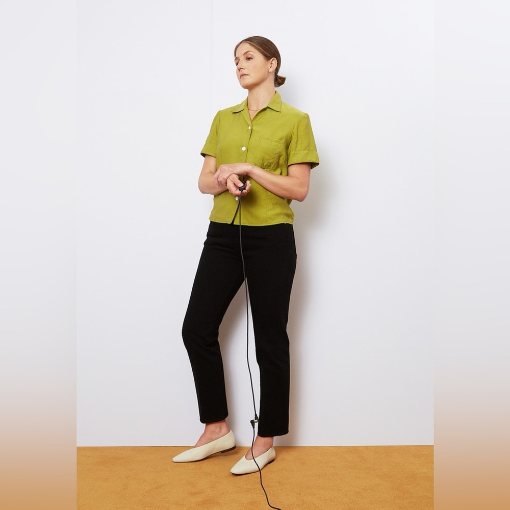 Goldsign Benefit Relaxed Straight Leg Jean in Pressed Black. Size 28